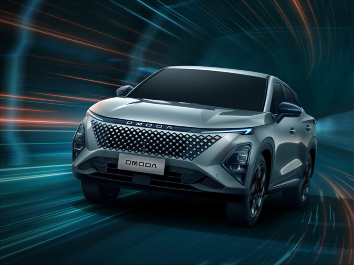 Omoda 5 2025: il SUV futuristico che ridefinisce stile, tecnologia e piacere di guida